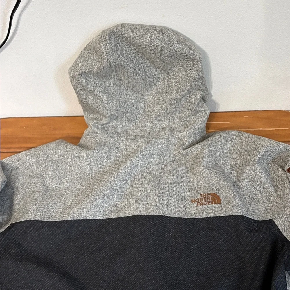 The North Face Millerton Gray and Black Performance Jacket Size XL